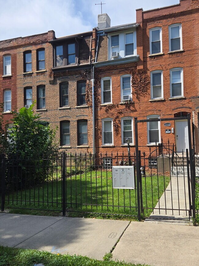 10508 S Maryland Ave in Chicago, IL - Building Photo - Building Photo