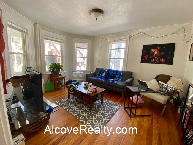 95 Belmont St, Unit 1