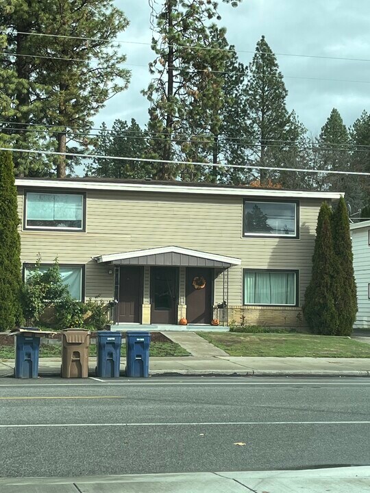 5612 N Driscoll Blvd in Spokane, WA - Foto de edificio