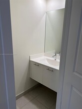 10270 NW 66th St in Doral, FL - Building Photo - Building Photo