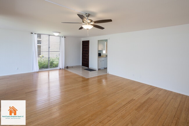 420 Haleloa Pl in Honolulu, HI - Building Photo - Building Photo