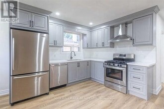 20 Pixley Crescent in Toronto, ON - Building Photo - Building Photo