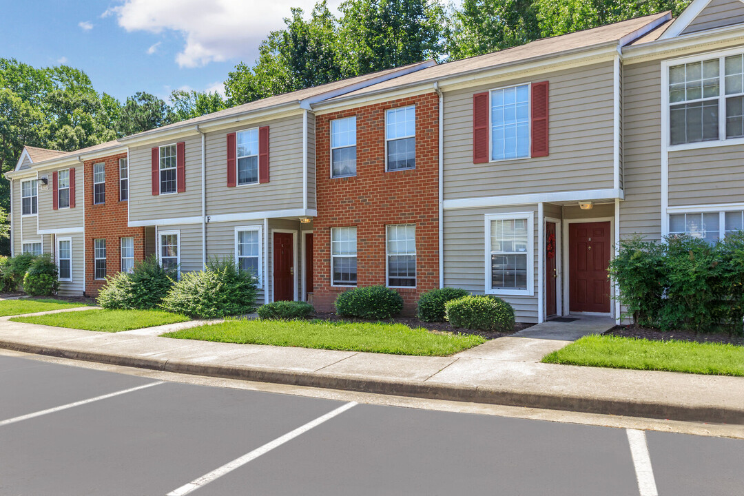 Pinetree in Petersburg, VA - Foto de edificio