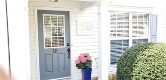 10 Regency Rd in Alpharetta, GA - Building Photo