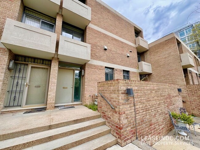 property at 1257 Delaware Ave SW