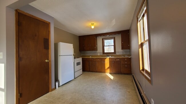 902 N Hamilton St in Saint Croix Falls, WI - Building Photo - Building Photo