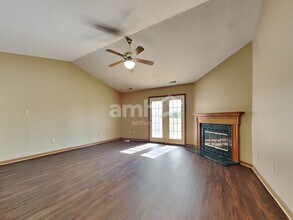 511 Zephyr Way in Westfield, IN - Building Photo - Building Photo
