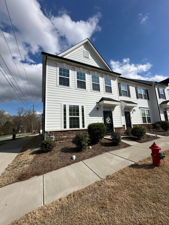 5001 Patton Dr in Gastonia, NC - Building Photo - Building Photo