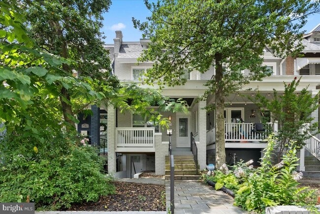 property at 1273 Oates St NE