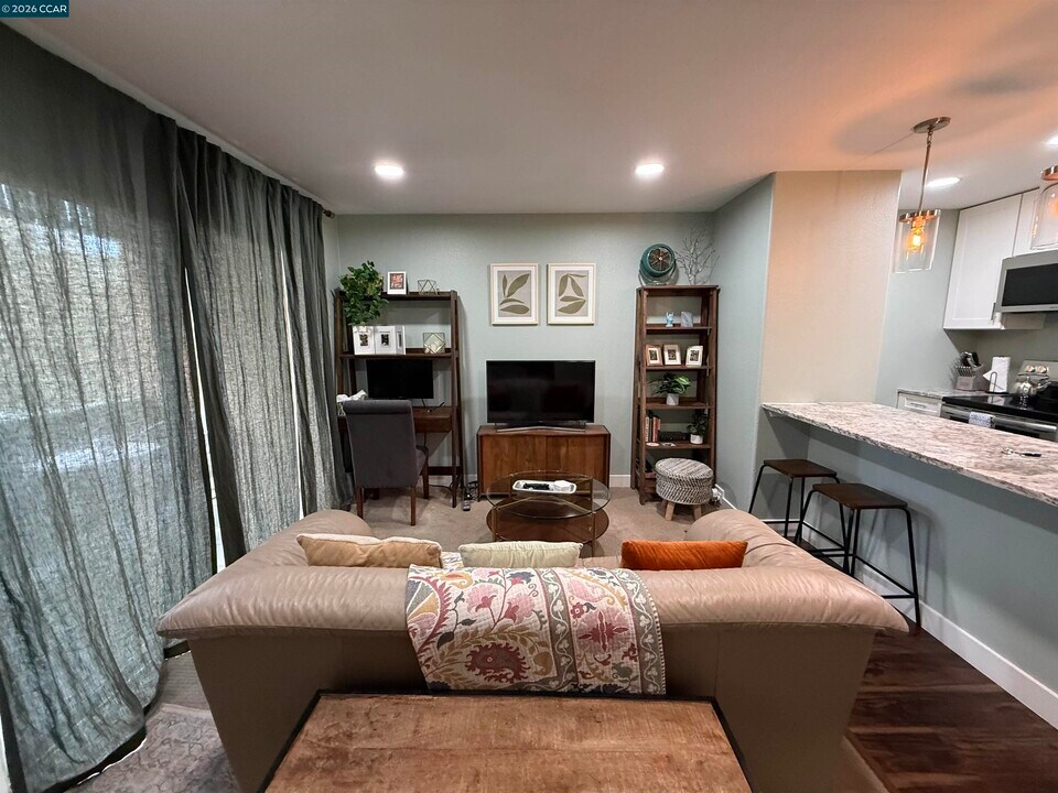 1246 Walker Ave in Walnut Creek, CA - Building Photo