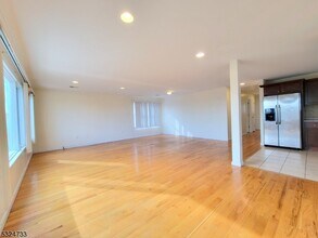81 Forest St in Kearny, NJ - Building Photo - Building Photo