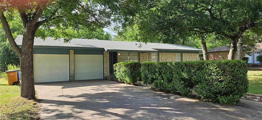11307 Hilltop St in Austin, TX - Building Photo