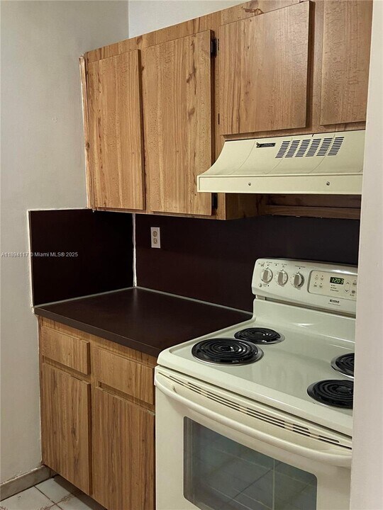 440 E 23rd St in Hialeah, FL - Building Photo