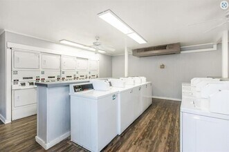 5501 Adams Dr, Unit 304 in Haltom City, TX - Building Photo - Building Photo