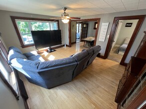 334 N 60th St-Unit -Lower Unit in Milwaukee, WI - Building Photo - Building Photo