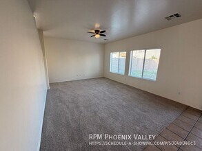 422 E Saddle Way in San Tan Valley, AZ - Building Photo - Building Photo