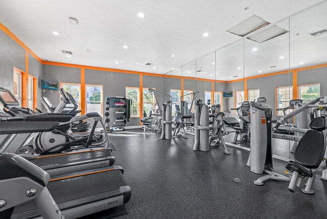 Tierra Vista in Oxnard, CA - Foto de edificio - Building Photo