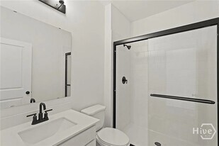 176 Kingswood Cir in Bloomingdale, GA - Building Photo