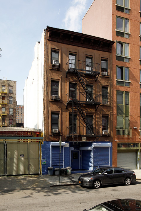 304 E 110th St in New York, NY - Building Photo