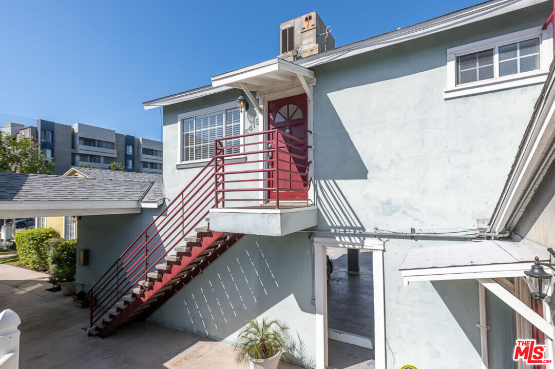 5416 Colfax Ave in Los Angeles, CA - Building Photo