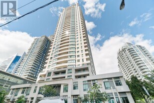 18 Spring Garden Ave in Toronto, ON - Building Photo