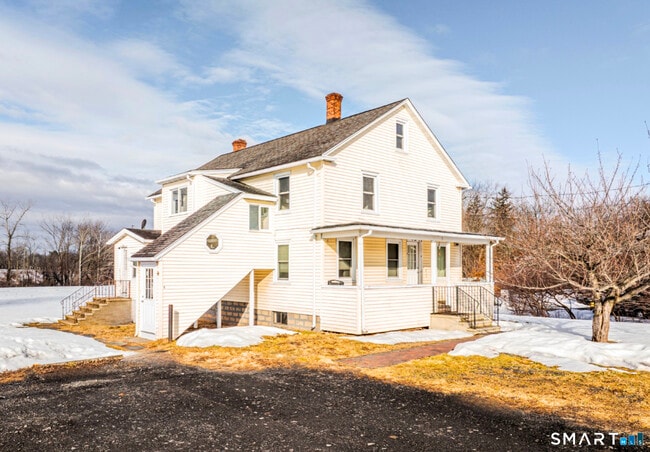 property at 8 Piney Ridge Rd