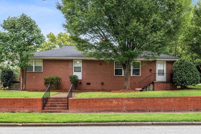 408 N Mendenhall St in Greensboro, NC - Building Photo