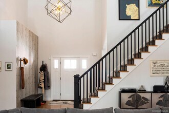 46 Will Tremper Dr in Rhinebeck, NY - Building Photo - Building Photo