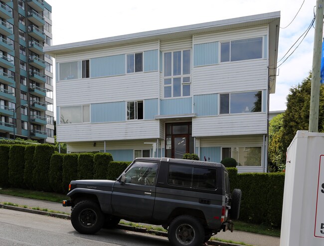 1639 Vine St in Vancouver, BC - Building Photo - Building Photo