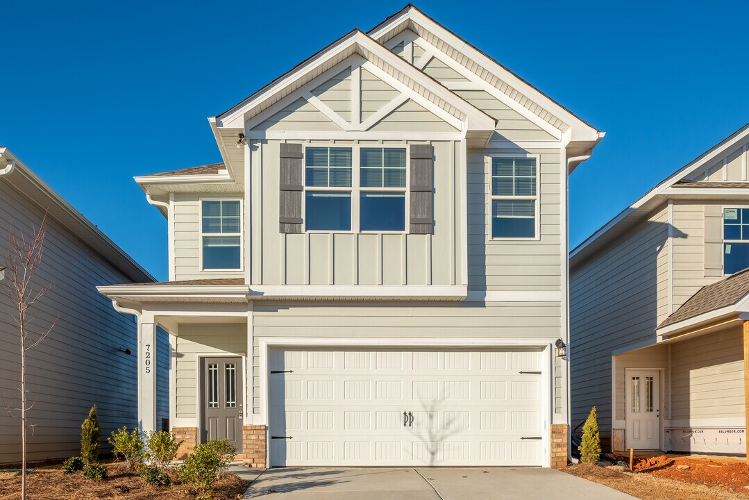 7205 Chatfield Way in Huntsville, AL - Building Photo