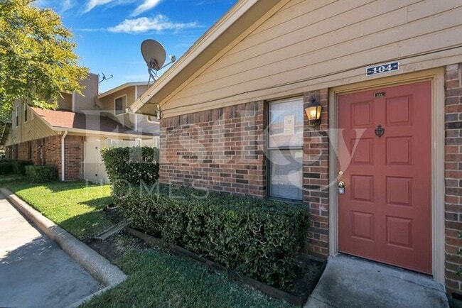 property at 2240 Tarpley Rd