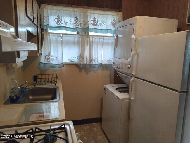 10 Lake St in Point Pleasant Beach, NJ - Building Photo - Building Photo