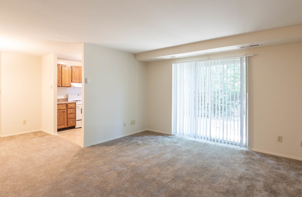 Colonial Square Apartments Glen Burnie, MD Apartments