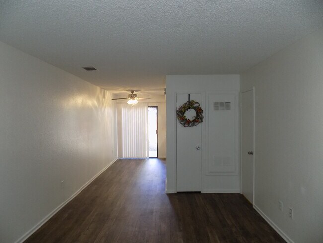 16428 Orange St in Hesperia, CA - Building Photo - Building Photo