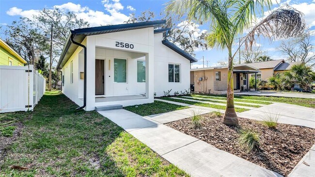 2580 11th Ave S in St. Petersburg, FL - Building Photo - Building Photo