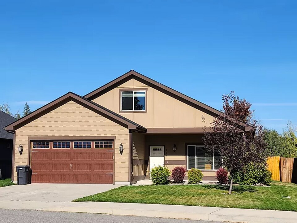 103 Terra Vista St in Cheney, WA - Foto de edificio