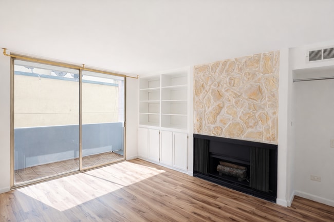 property at 421 S La Fayette Park Pl