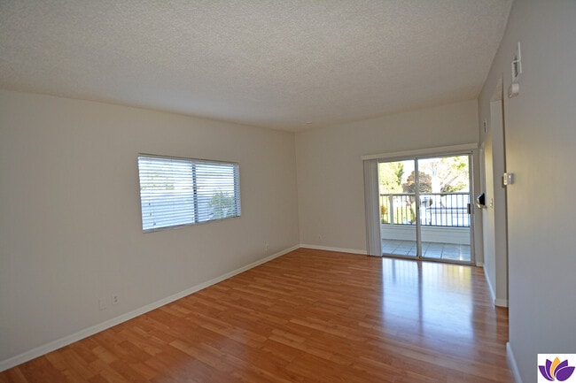 131 N Florence St, Unit 0 in Burbank, CA - Building Photo - Building Photo
