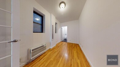 427 E 73rd St in New York, NY - Building Photo - Building Photo
