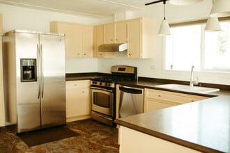 239 Wilderness Dr in Fairbanks, AK - Building Photo - Building Photo