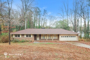 1184 Flamingo Dr in Austell, GA - Building Photo