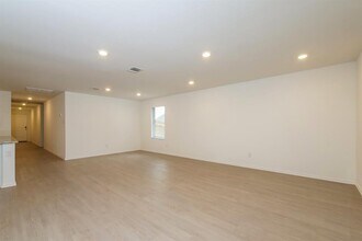 9100 SW 20th St in Oklahoma City, OK - Foto de edificio - Building Photo