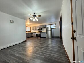 704 Highland Ave in Waterbury, CT - Building Photo - Building Photo