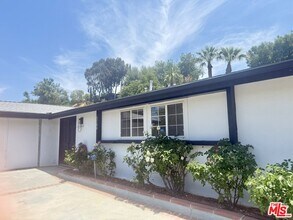 5700 Laramie Ave in Los Angeles, CA - Building Photo - Building Photo