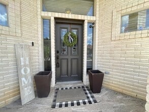601 Marsh Ln in Laredo, TX - Building Photo - Building Photo