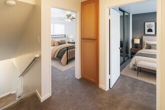 Washington Townhomes in San Lorenzo, CA - Foto de edificio - Building Photo