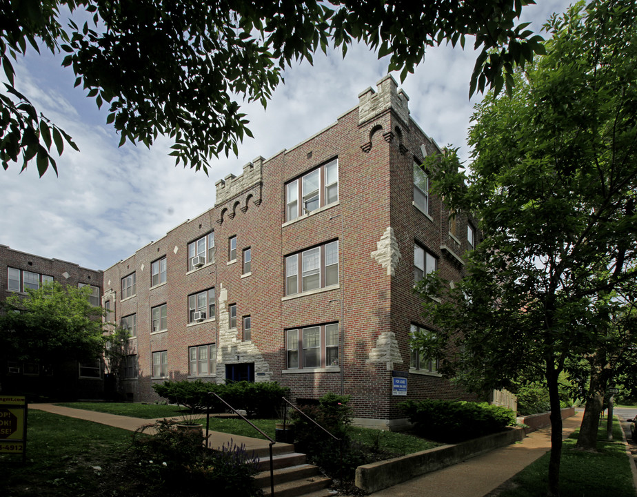 Southwood Apartments - County in Clayton, MO - Foto de edificio