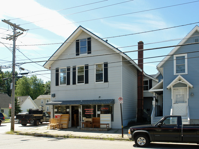 82-84 S State St in Concord, NH - Foto de edificio - Building Photo