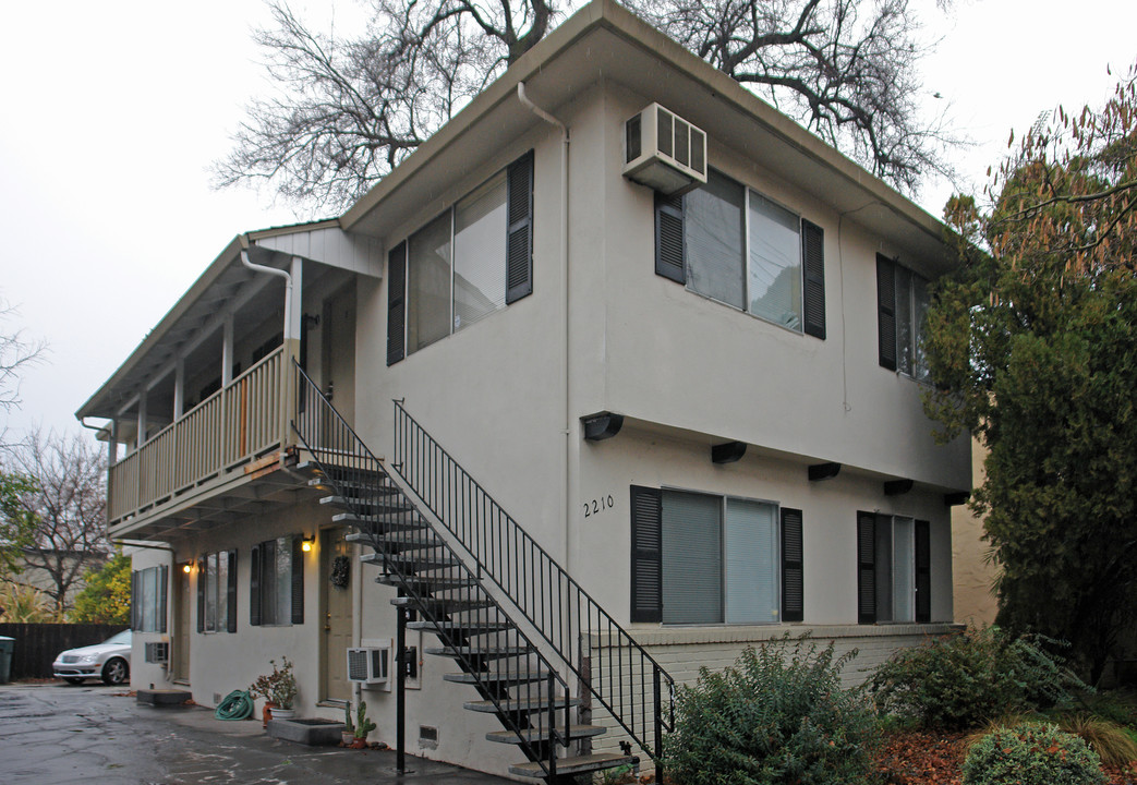 2210 26th St in Sacramento, CA - Building Photo