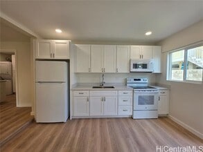 1043 Kainui Dr in Kailua, HI - Building Photo - Building Photo